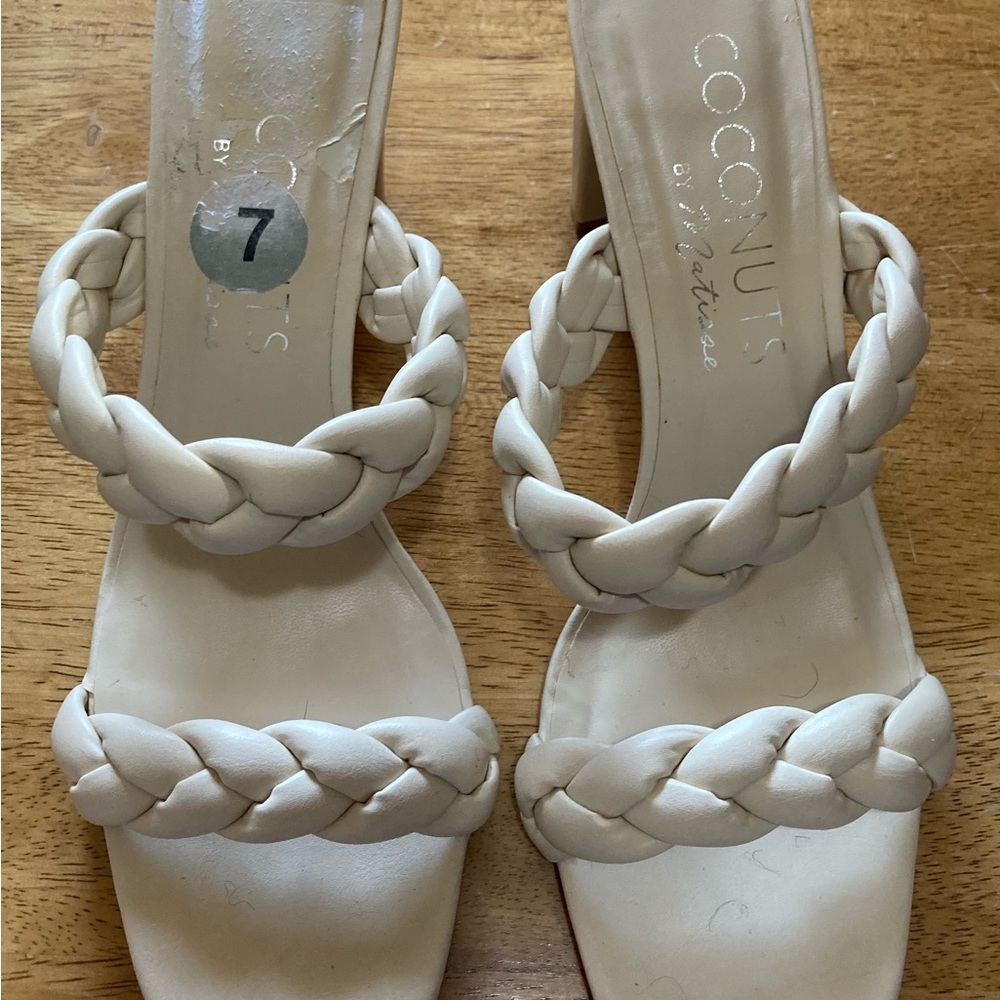 Beautiful coconuts by Marissa heels 3.5 “ tall